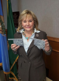 Gov. of OK holding 3D models